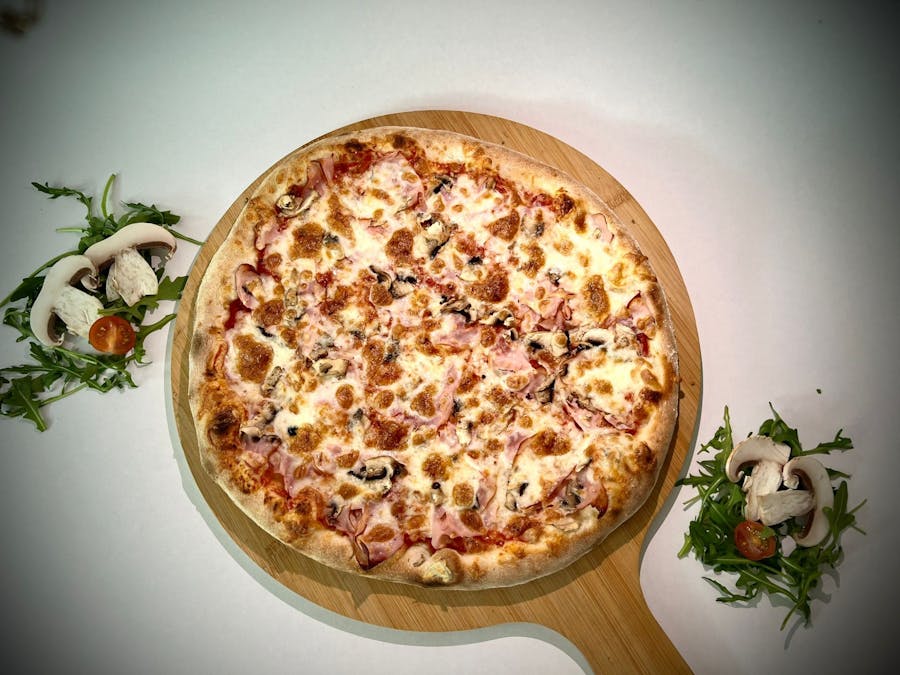 Pizza Prosciutto Funghi
